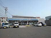 【コンビニエンスストア】ローソン丸亀津森町店まで750ｍ