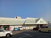 【スーパー】フジ松末店様まで300ｍ