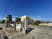 【小学校】防府市立新田小学校まで796ｍ
