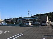 【コンビニエンスストア】ファミリーマート桑名市桑部店まで800ｍ