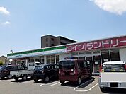 【コンビニエンスストア】ファミリーマート羽若店まで1100ｍ