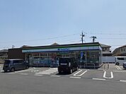 【コンビニエンスストア】ファミリーマートサーキット前まで600ｍ