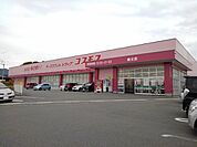 【ドラッグストア】ドラッグコスモス養父店まで660ｍ