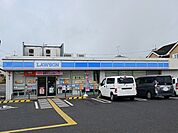 【コンビニエンスストア】ローソン栗東市綣五丁目店まで970ｍ
