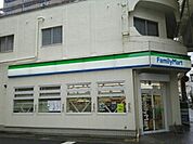 【コンビニエンスストア】ファミリーマート草津駅東口店まで600ｍ