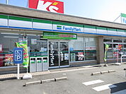 【コンビニエンスストア】ファミリーマート伊勢御薗町店まで535ｍ