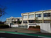 【小学校】江南市立　門弟山小学校まで550ｍ