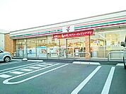 【コンビニエンスストア】セブンイレブン　宮地花池店まで550ｍ