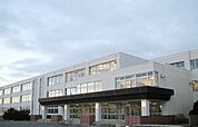 【中学校】釧路市立鳥取西中学校まで850ｍ