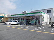 【コンビニエンスストア】ファミリーマート高津橋店まで500ｍ