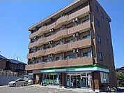 【コンビニエンスストア】ファミリーマート茨島四丁目店まで500ｍ