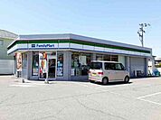 【コンビニエンスストア】ファミリーマート明石魚住店まで300ｍ