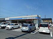 【コンビニエンスストア】ローソン・スリーエフまで180ｍ