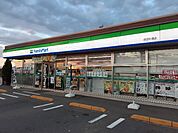 【コンビニエンスストア】ファミリーマート 成田中通店まで160ｍ