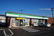 【コンビニエンスストア】ファミリーマート　水巻吉田店まで1000ｍ