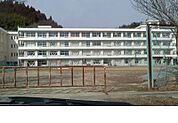 【中学校】川俣町立川俣中学校まで2400ｍ