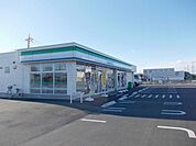 【コンビニエンスストア】ファミリーマート　さくら北草川まで200ｍ