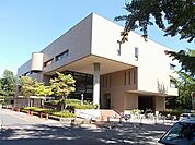 【図書館】市立中央図書館まで850ｍ