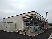 【コンビニエンスストア】セブンイレブン西都右松店まで950ｍ