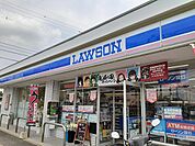 【コンビニエンスストア】ローソン隼人見次店まで450ｍ
