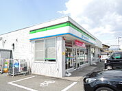 【コンビニエンスストア】ファミリーマート富士宮東小泉店まで700ｍ