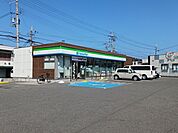 【コンビニエンスストア】ファミリーマート園部店様まで750ｍ