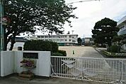【中学校】市立湯川中学校様まで250ｍ