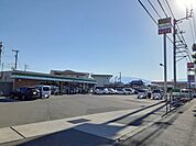 【コンビニエンスストア】ファミリーマートインター北店様まで900ｍ