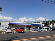 【コンビニエンスストア】ローソン桑原3丁目店様まで900ｍ