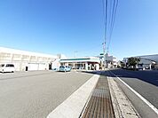 【コンビニエンスストア】ファミリーマート 後免駅前店まで400ｍ