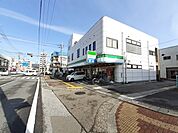 【コンビニエンスストア】ファミリーマート 上町五丁目店まで550ｍ