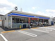 【コンビニエンスストア】ローソン井原警察署前店まで120ｍ