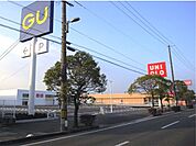 GU・ユニクロまで750ｍ