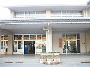【小学校】中ノ郷小学校まで900ｍ