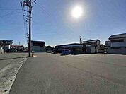 【コンビニエンスストア】ファミリーマート 野市町西野店まで600ｍ