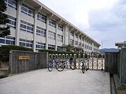 【小学校】川上小学校まで400ｍ