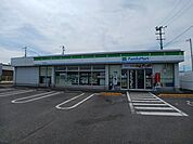 【コンビニエンスストア】ファミリーマート高松円座店さんまで1300ｍ