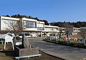 【小学校】市立豊田小学校まで900ｍ