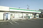 【コンビニエンスストア】ファミリーマート高松中央通り店まで460ｍ
