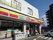 【コンビニエンスストア】デイリー古賀市役所前店まで420ｍ
