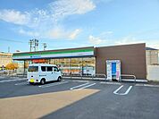 【コンビニエンスストア】ファミリーマート白石駅前店まで600ｍ