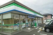 【コンビニエンスストア】ファミリーマート有田初島店様まで1100ｍ