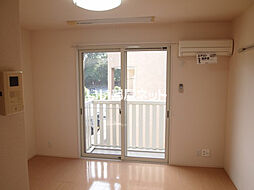 シャングリラ 102 1階1Kのリビング/ダイニング