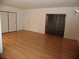 レジデンスＩＭＡＺＵ　B棟 201 2階3LDKのリビング/ダイニング