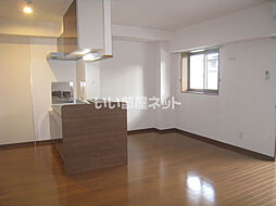 シュエット・メゾン 101 1階1LDKのリビング/ダイニング