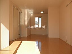 パーシモン 202 2階ワンルームのリビング/ダイニング