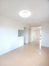 アルダン 301 3階1LDKのリビング/ダイニング