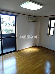 ラフレシール 105 1階1Kのリビング/ダイニング