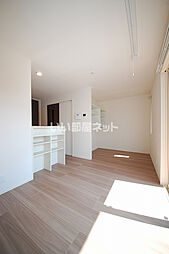 ブルーム 101 1階1LDKのリビング/ダイニング