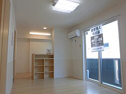 ペリゴール・ブラン 106 1階1LDKのリビング/ダイニング